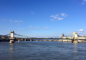 Le pont des chanes vu du bateau