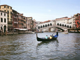 Photo typique de Venise, devant le Pont Rialto
